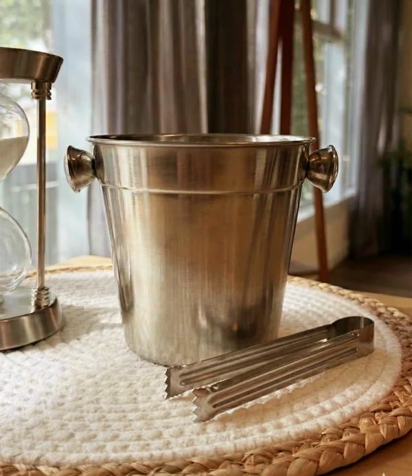 Hielera de acero con pinzas