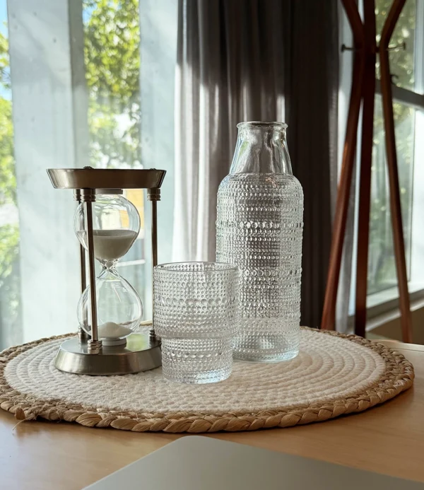 Set botella y vaso punteado