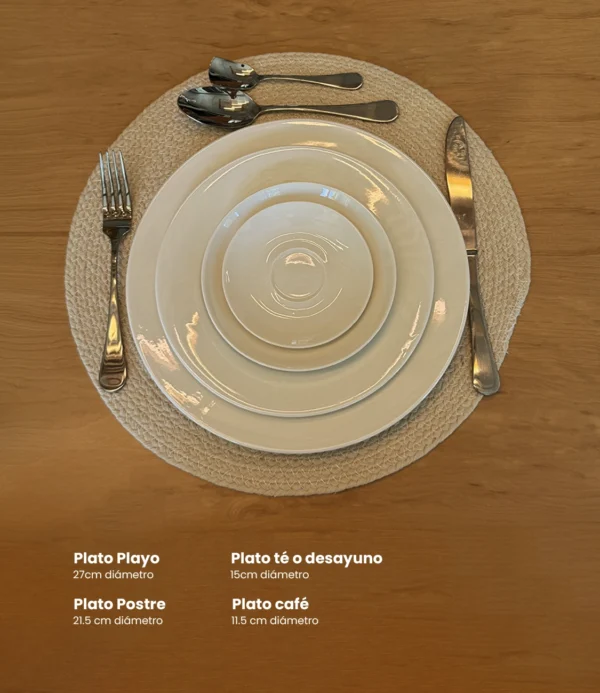 Plato Playo Claudia Adorno