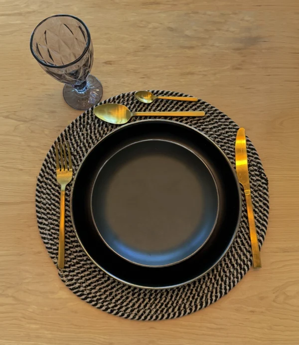 Tenedor dorado Claudia Adorno