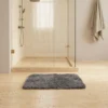 Alfombra de baño Catalina chenilla gris oscura haus up