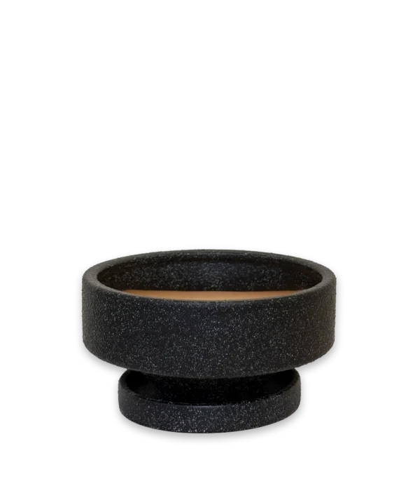 Maceta negra baja